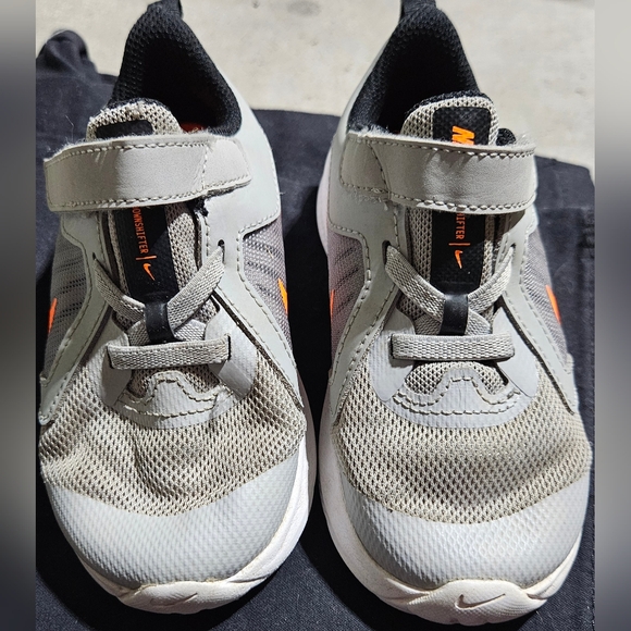 Nike Downshifter 10 Baby Toddler US 8C - Gently Used - Picture 7 of 8